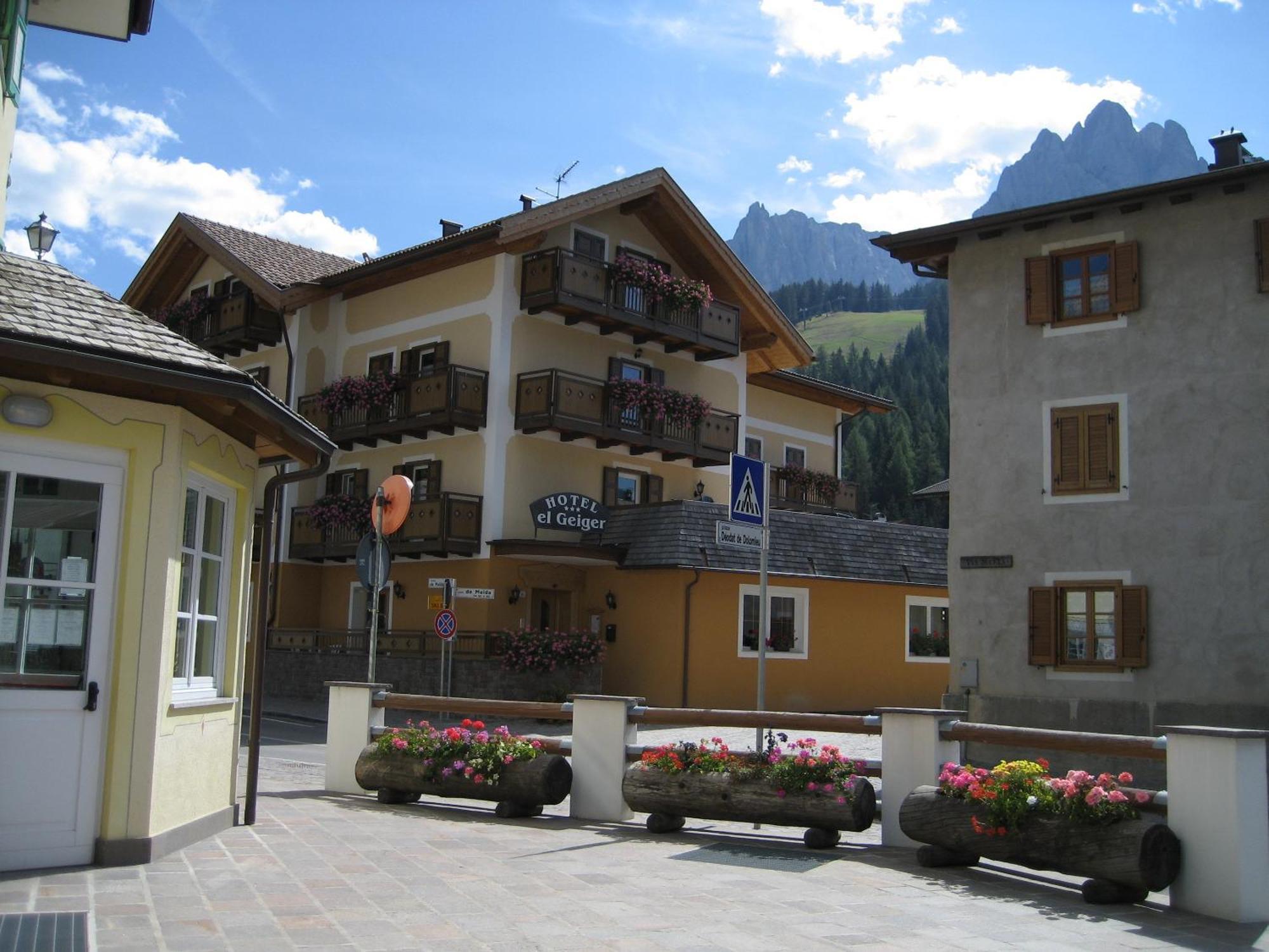 Hotel El Geiger Pozza di Fassa Dış mekan fotoğraf